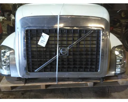 VOLVO VNL HOOD
