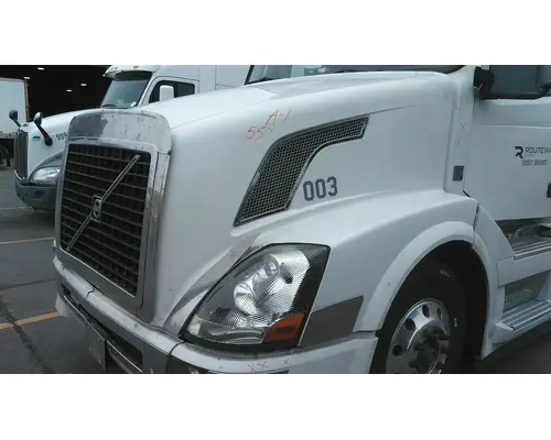 VOLVO VNL HOOD