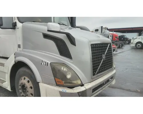 VOLVO VNL HOOD