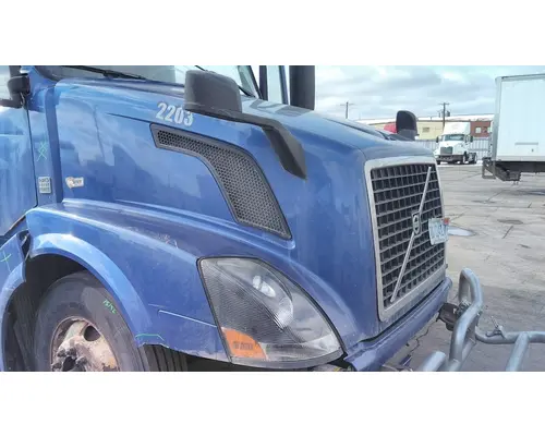 VOLVO VNL HOOD