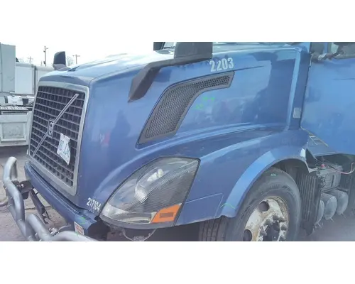 VOLVO VNL HOOD
