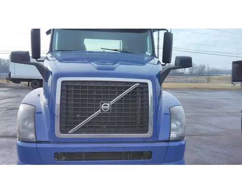 VOLVO VNL HOOD