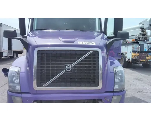 VOLVO VNL HOOD