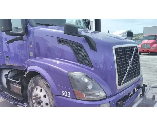 VOLVO VNL HOOD