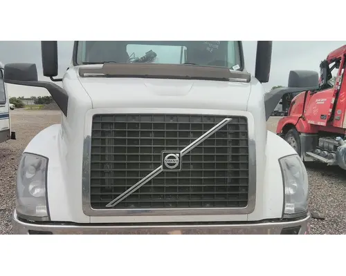 VOLVO VNL HOOD