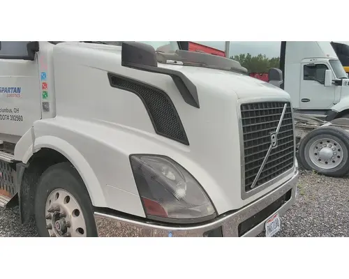 VOLVO VNL HOOD