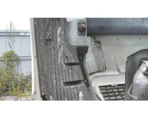 VOLVO VNL HOOD