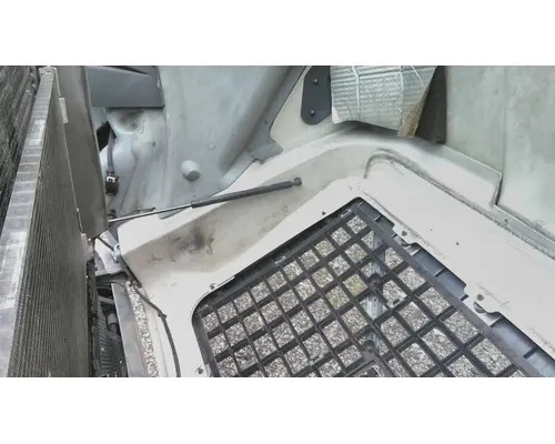 VOLVO VNL HOOD