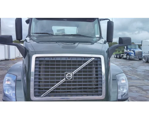 VOLVO VNL HOOD