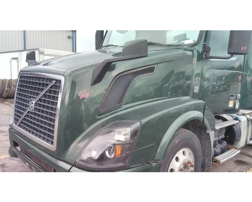 VOLVO VNL HOOD
