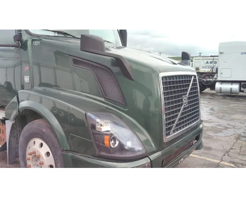 VOLVO VNL HOOD