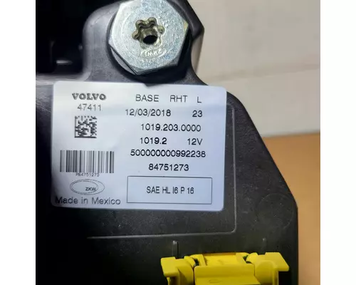 VOLVO VNL Headlamp Assembly