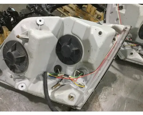 VOLVO VNL Headlamp Assembly