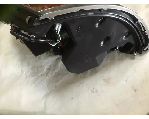 VOLVO VNL Headlamp Assembly