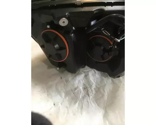 VOLVO VNL Headlamp Assembly