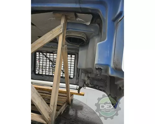 VOLVO VNL Hood