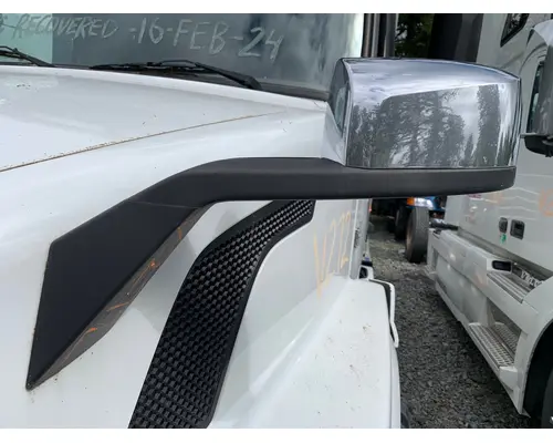 VOLVO VNL Hood