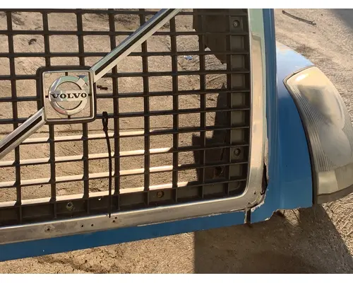 VOLVO VNL Hood