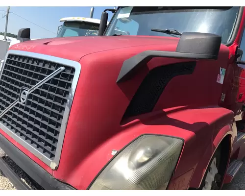 VOLVO VNL Hood