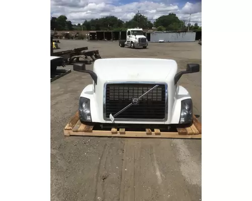 VOLVO VNL Hood