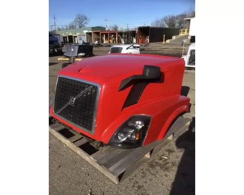 VOLVO VNL Hood