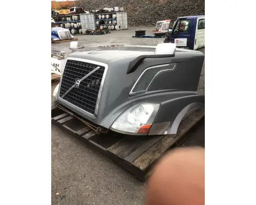 VOLVO VNL Hood