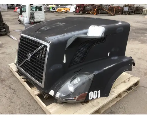 VOLVO VNL Hood