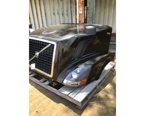VOLVO VNL Hood