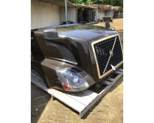 VOLVO VNL Hood