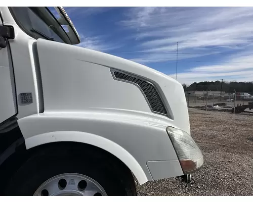 VOLVO VNL Hood