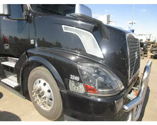 VOLVO VNL Hood