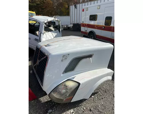 VOLVO VNL Hood