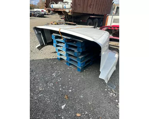 VOLVO VNL Hood