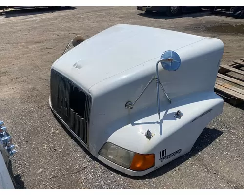 VOLVO VNL Hood