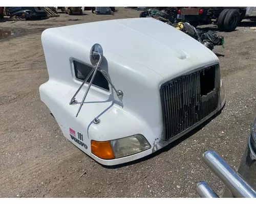 VOLVO VNL Hood