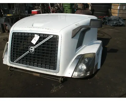 VOLVO VNL Hood