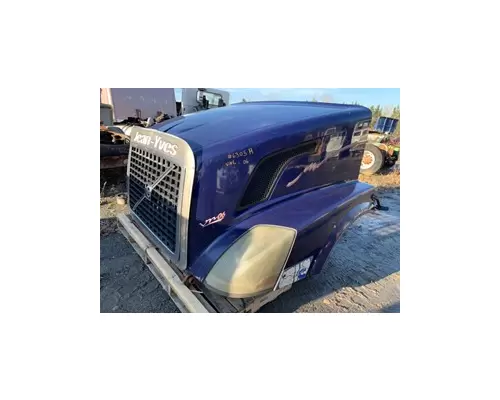 VOLVO VNL Hood