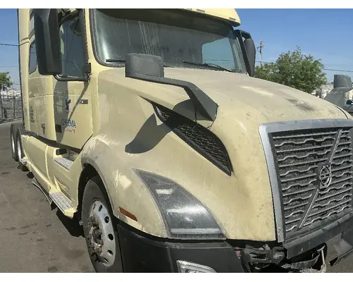VOLVO VNL Hood