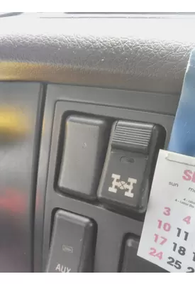VOLVO VNL INTERAXLE LOCK SWITCH