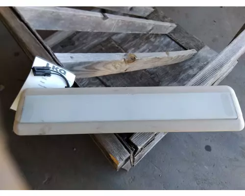 VOLVO VNL INTERIOR CAB LIGHT