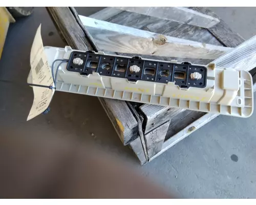 VOLVO VNL INTERIOR CAB LIGHT