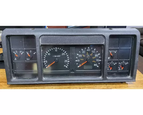 VOLVO VNL Instrument Cluster