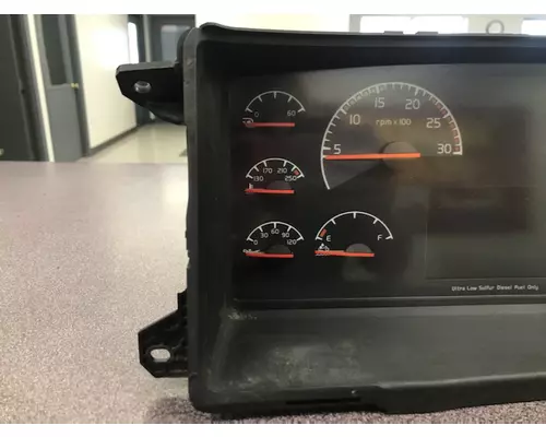 VOLVO VNL Instrument Cluster