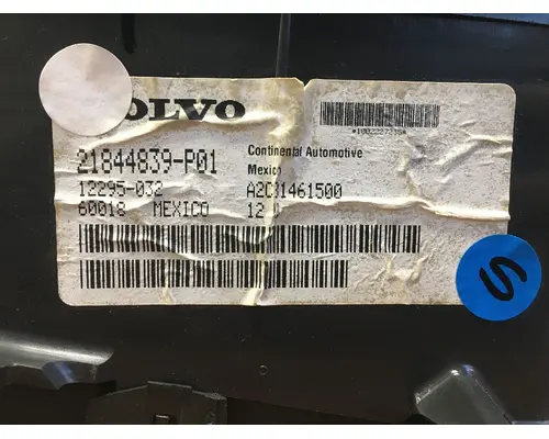 VOLVO VNL Instrument Cluster