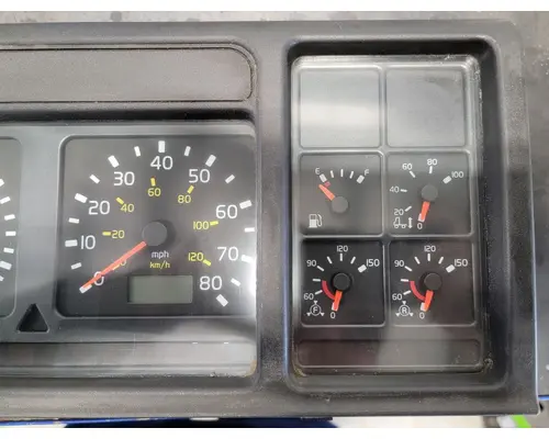 VOLVO VNL Instrument Cluster
