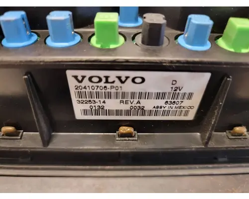 VOLVO VNL Instrument Cluster