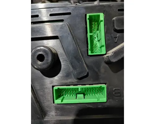 VOLVO VNL Instrument Cluster