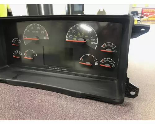 VOLVO VNL Instrument Cluster