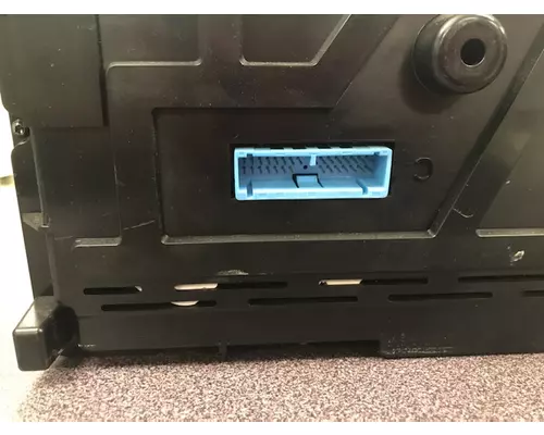VOLVO VNL Instrument Cluster