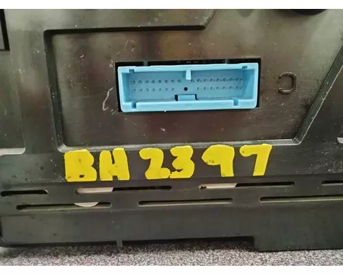 VOLVO VNL Instrument Cluster